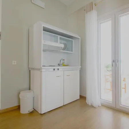 アパートホテル Emilia Luxury Mégas Yialós-Nítes