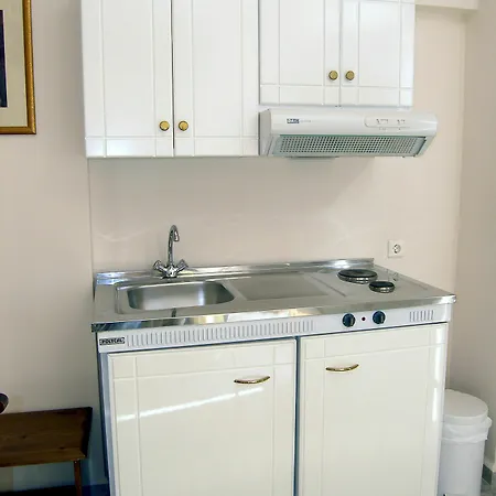 Emilia Luxury アパートホテル