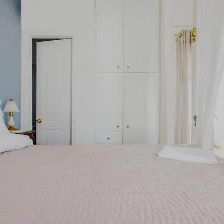 Emilia Luxury Ξενοδοχείο με διαμερίσματα 4*