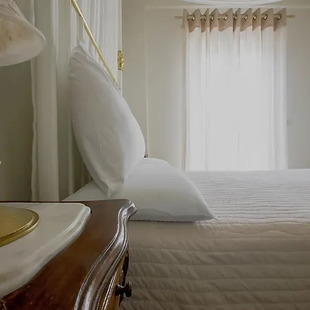 Emilia Luxury Ξενοδοχείο με διαμερίσματα 4*