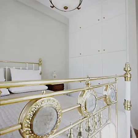 Ξενοδοχείο με διαμερίσματα Emilia Luxury 4*