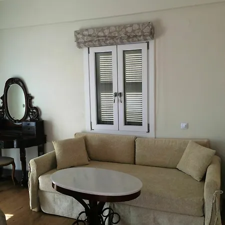 Emilia Luxury 4* Μέγας Γιαλός-Νίτες