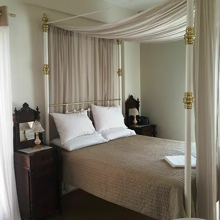Emilia Luxury 4*