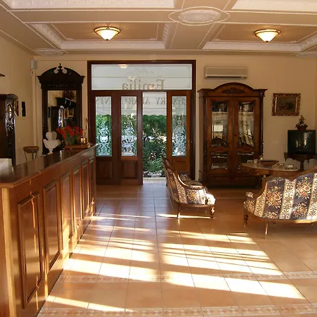 Emilia Luxury Mégas Yialós-Nítes